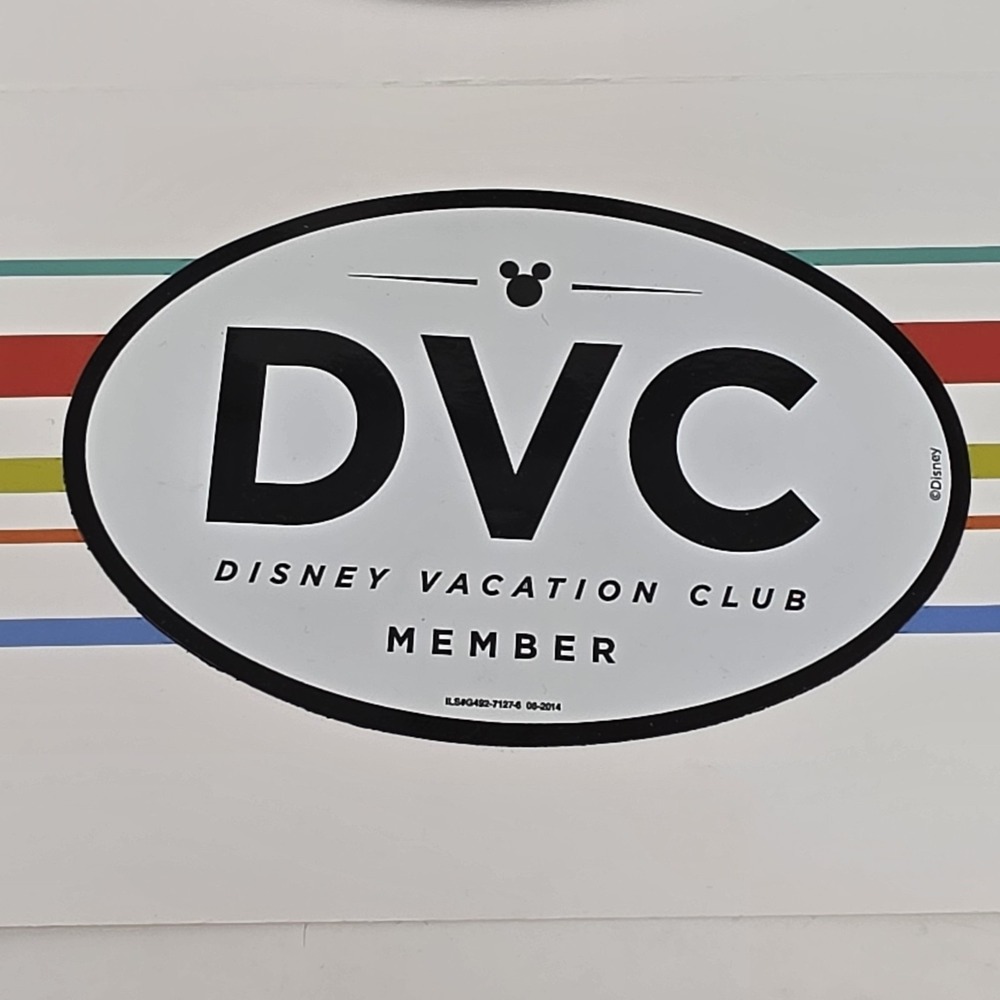 Lot of 2 New Disney Vacation Club DVC Member Authentic Oval Magnets Mickey Head - Picture 3 of 8